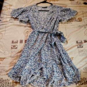 Shein, XS, Blue and White Floral dress